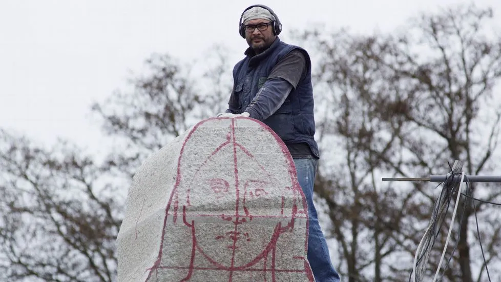 Proceso de creación da escultura Limuhe