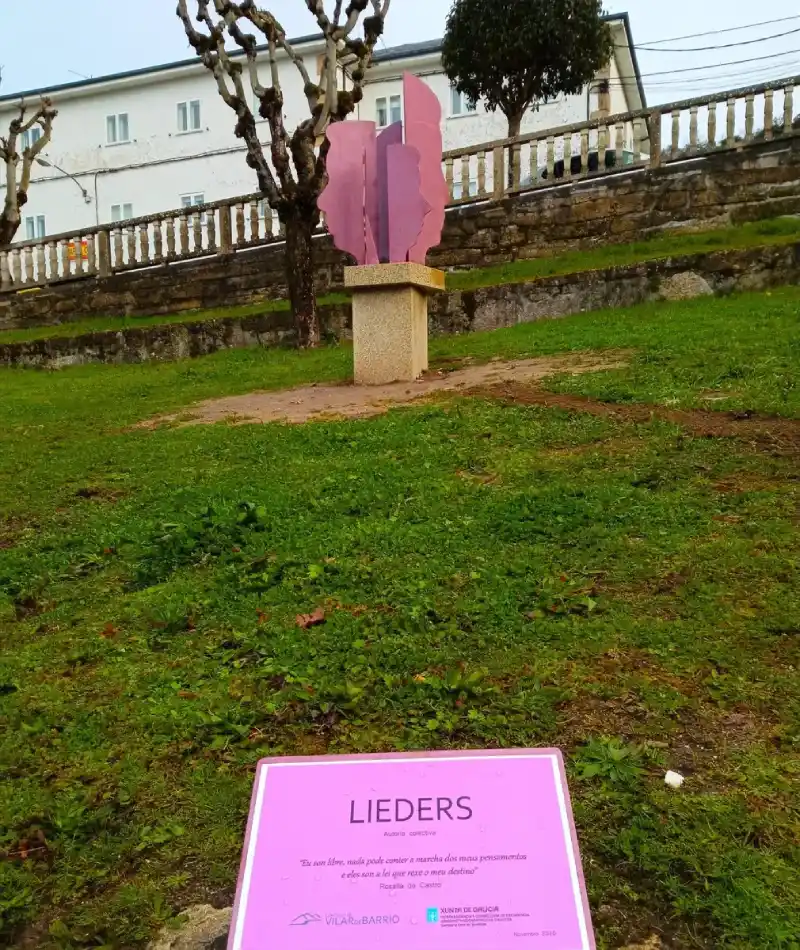 Escultura Lieders Escultura autoría colectiva. do artista Xosé Lois Carreira