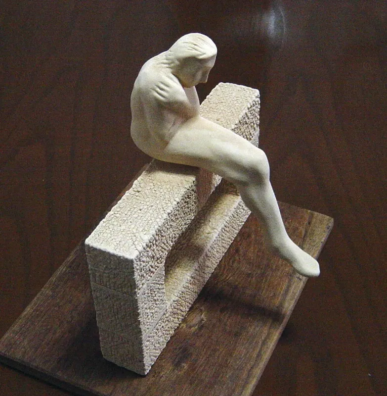 escultura-sombrapie Escultura Sombrapié do artista Xosé Lois Carreira